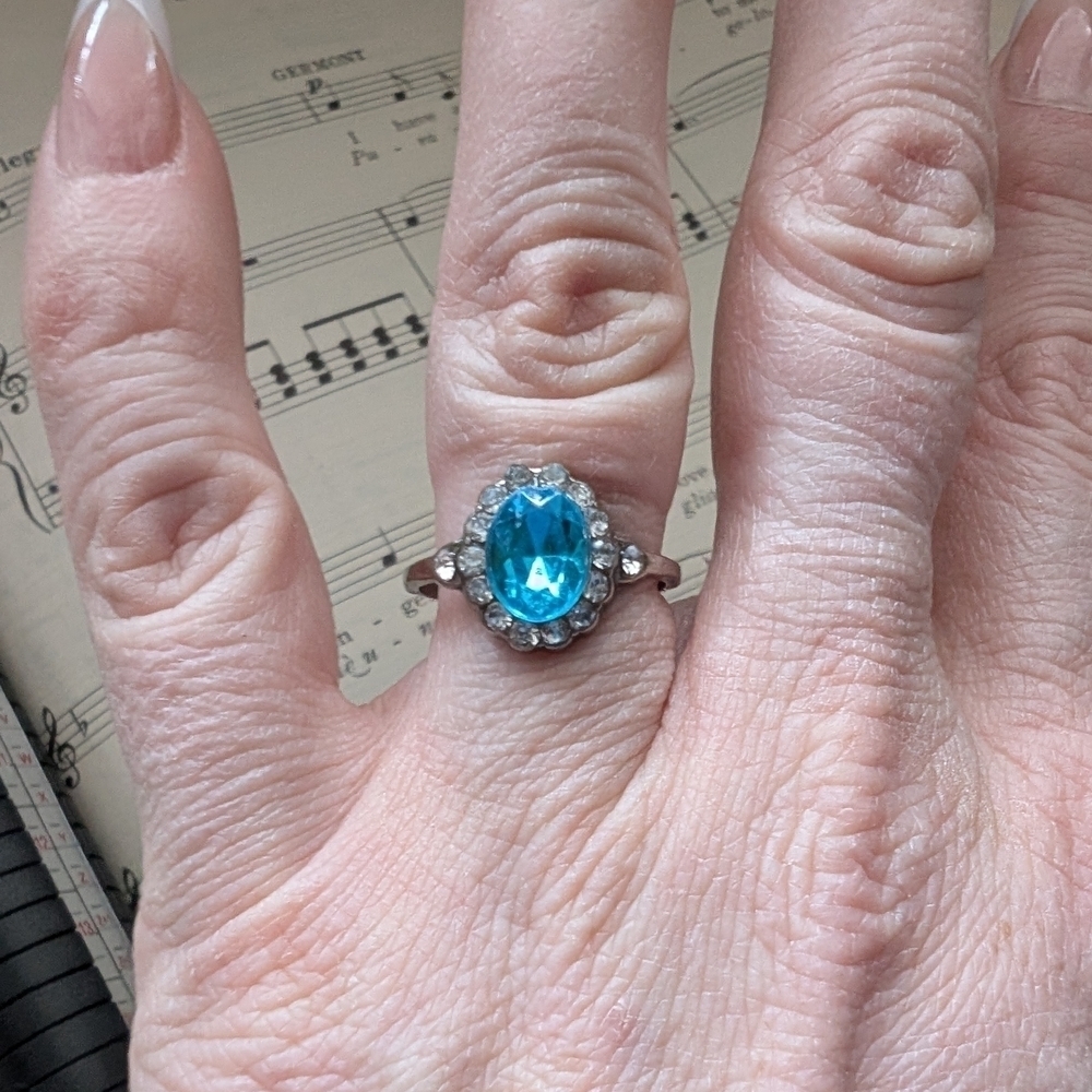 Silvertone and Blue Gemstone Ring Size 6.5